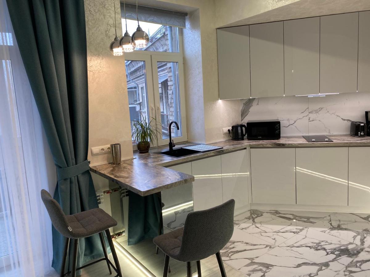 Panorama Luxury Apartment In The House With A Spire, A Historical Building In The City Centre Харков Екстериор снимка