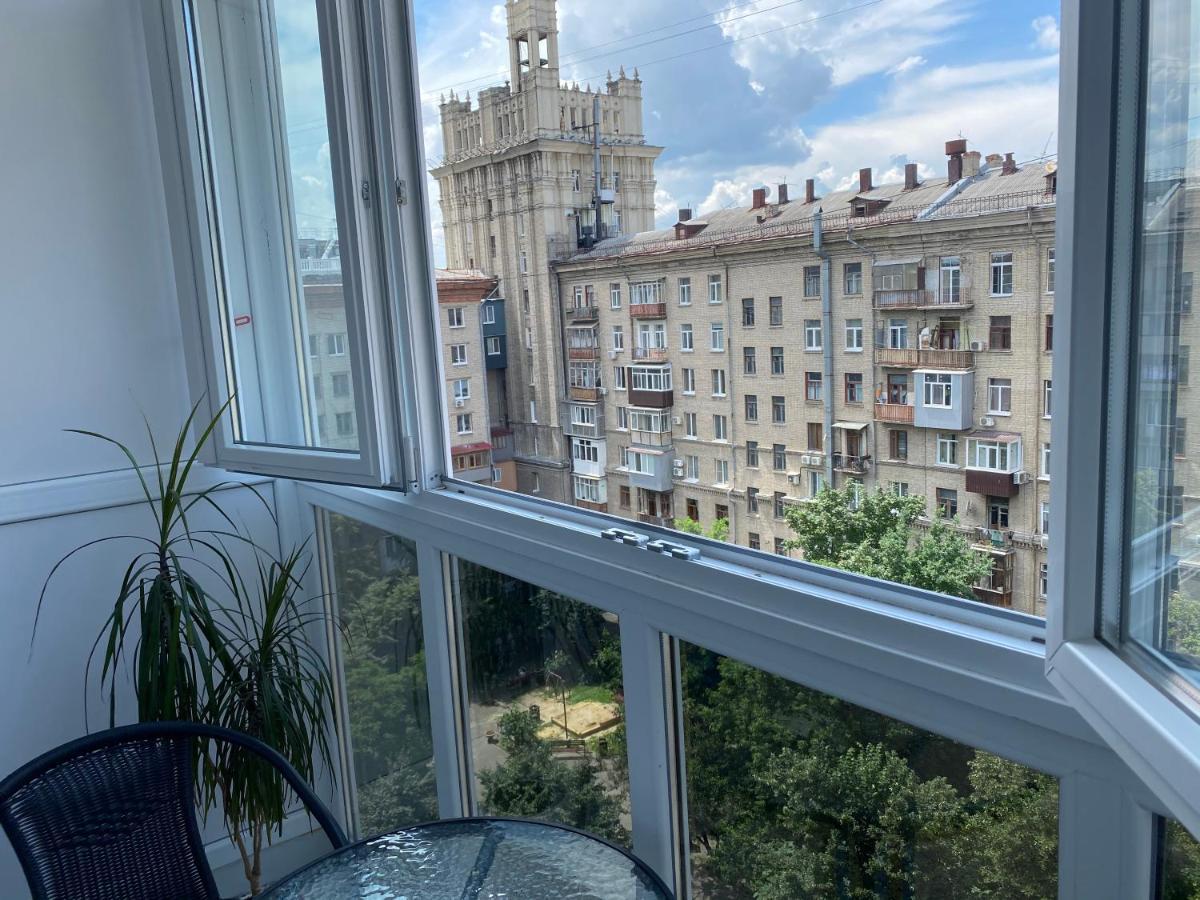 Panorama Luxury Apartment In The House With A Spire, A Historical Building In The City Centre Харков Екстериор снимка